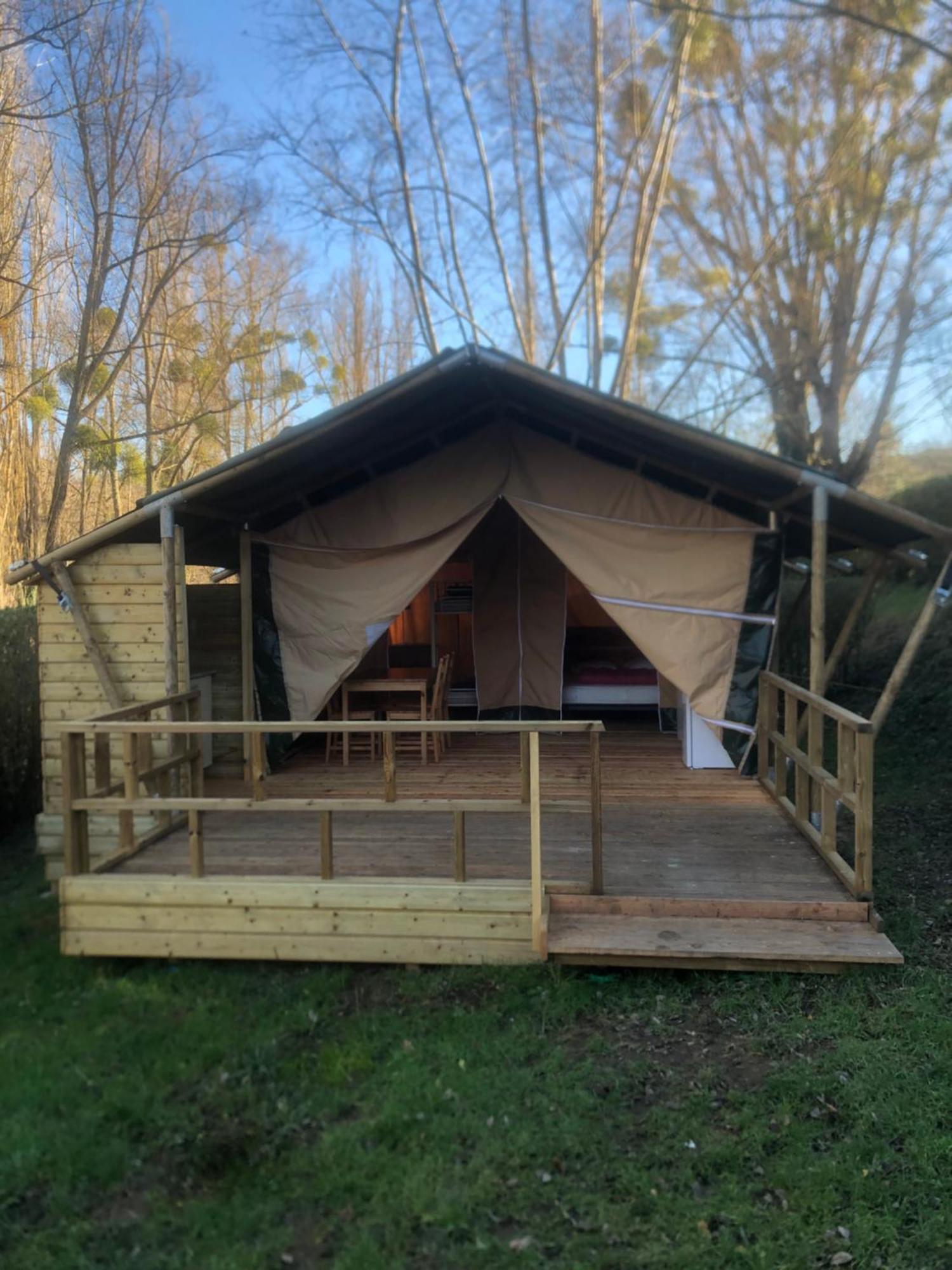 Camping Du Pont De St Gal Saint-Gal-sur-Sioule Dış mekan fotoğraf